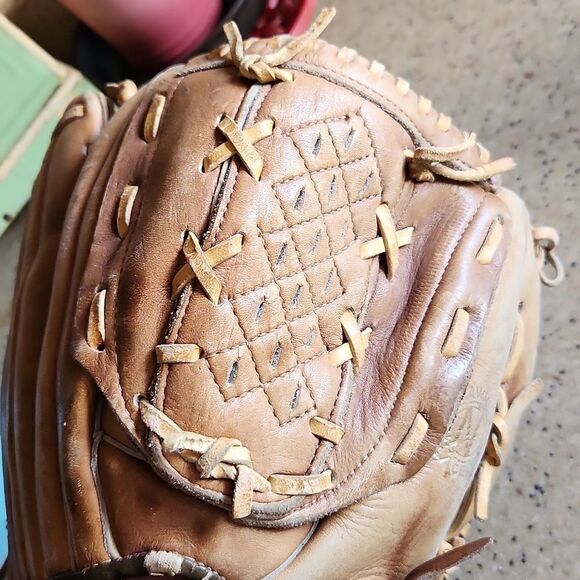 Nesco 4190 Leather Deep Pocket Baseball Glove - Picture 9 of 13